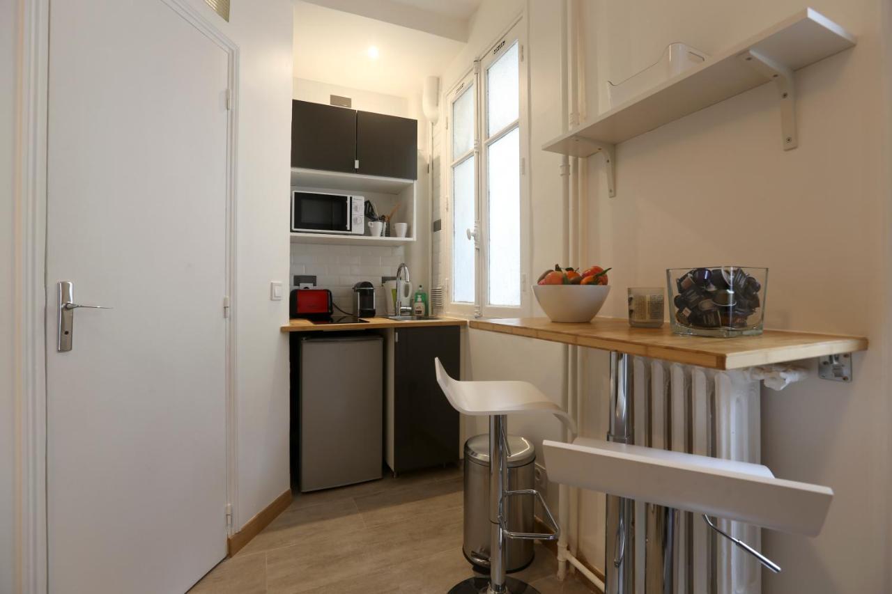 Renovated Studio For 2 Apartment Paris Room photo