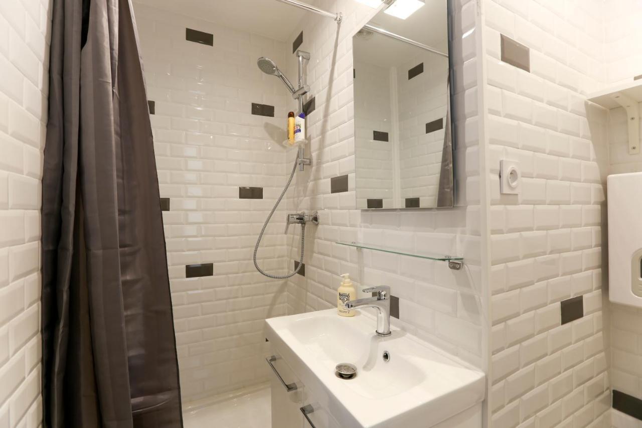 Renovated Studio For 2 Apartment Paris Room photo